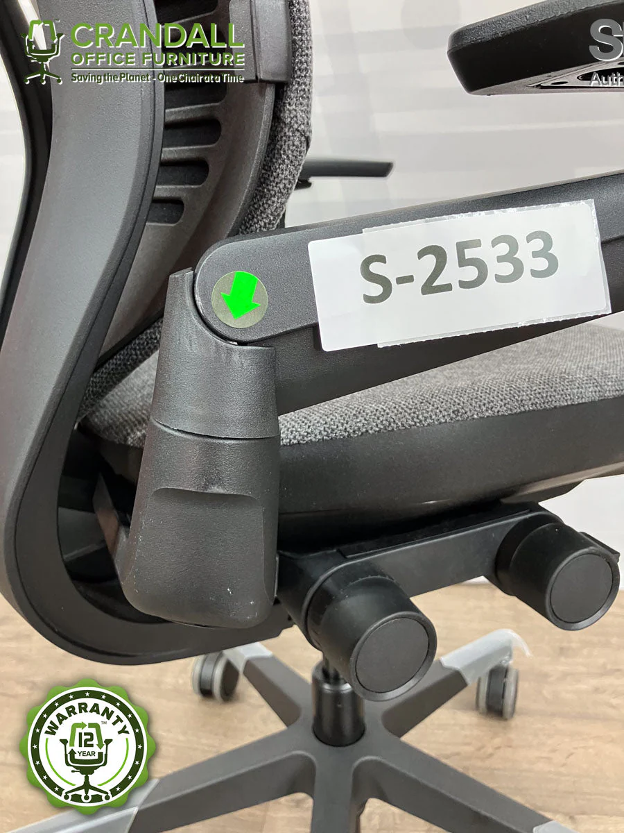 S-2533 - Steelcase Gesture with Headrest - Grade B - Image 3