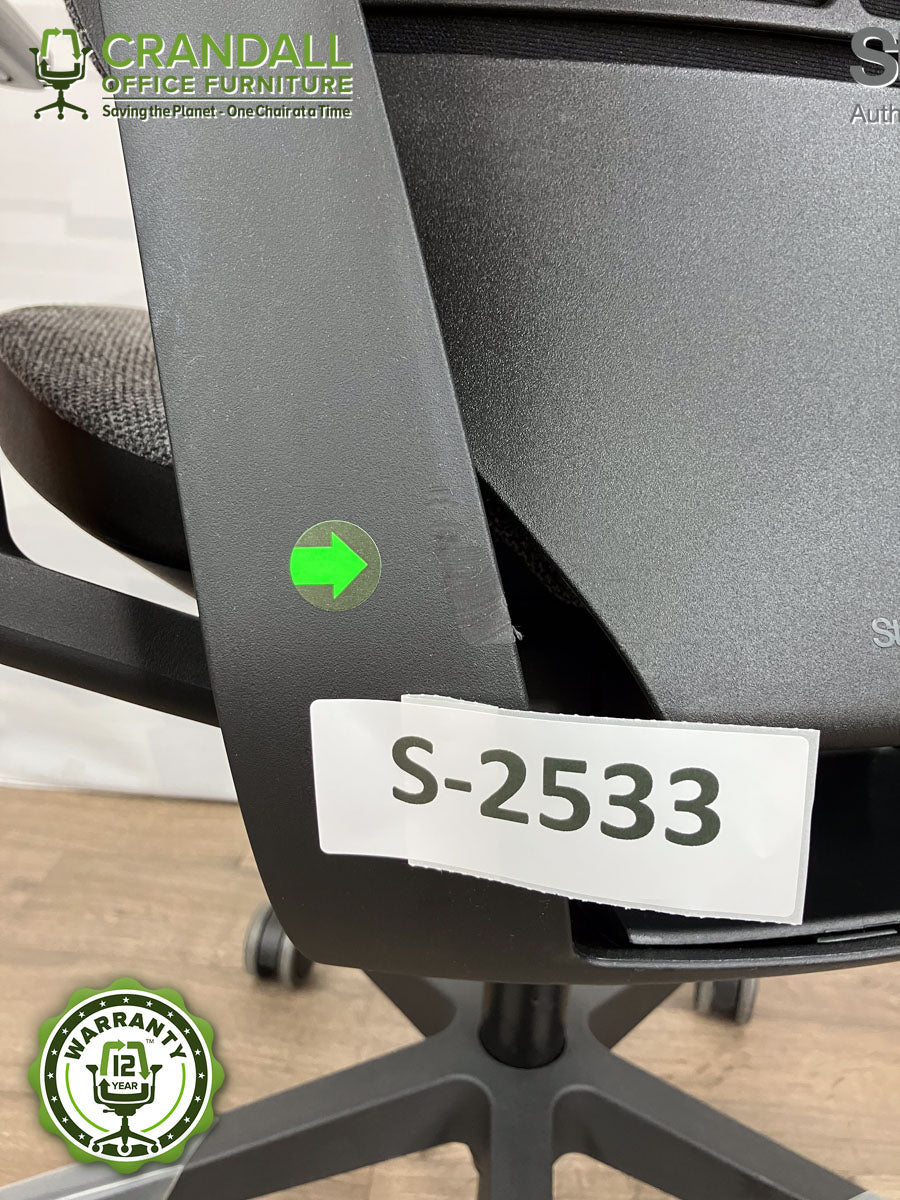 S-2533 - Steelcase Gesture with Headrest - Grade B - Image 4