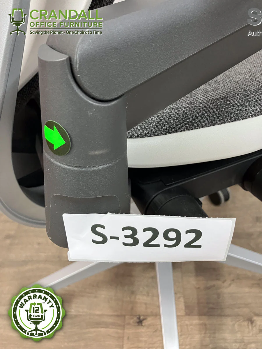 S-3292 - Steelcase Gesture with Headrest - Grade B - Image 4