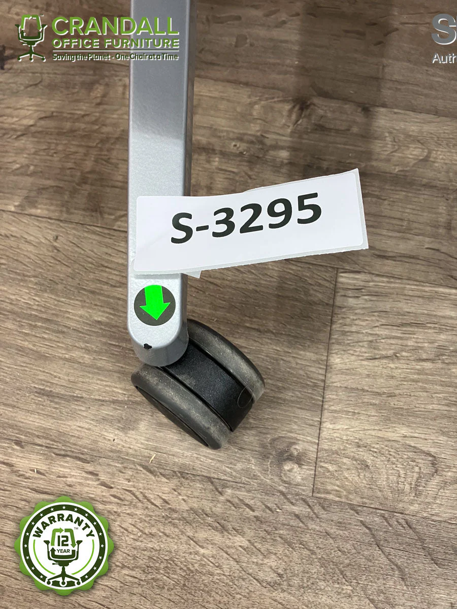 S-3295 - Steelcase Gesture with Headrest - Grade B - Image 3