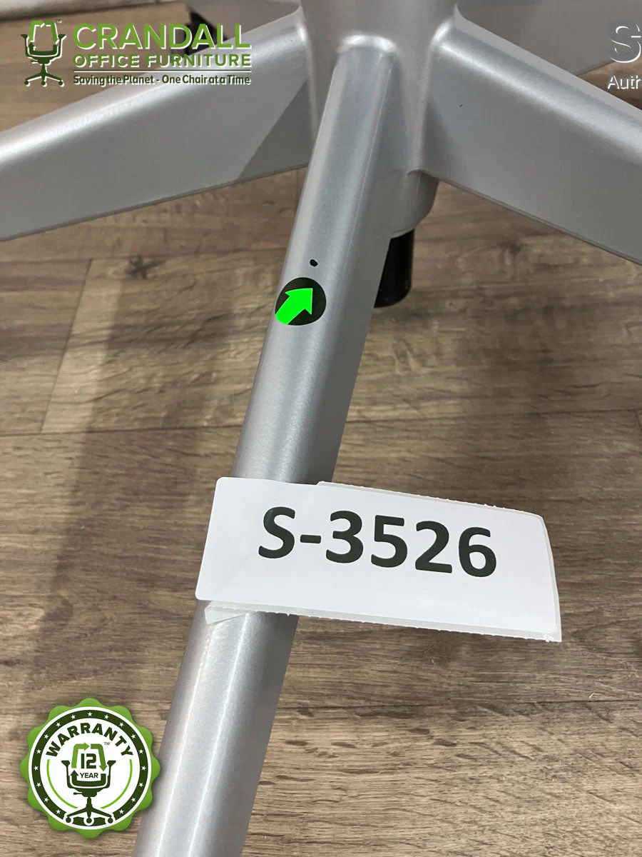 S-3526 - Steelcase V2 Leap - Grade B - Image 3